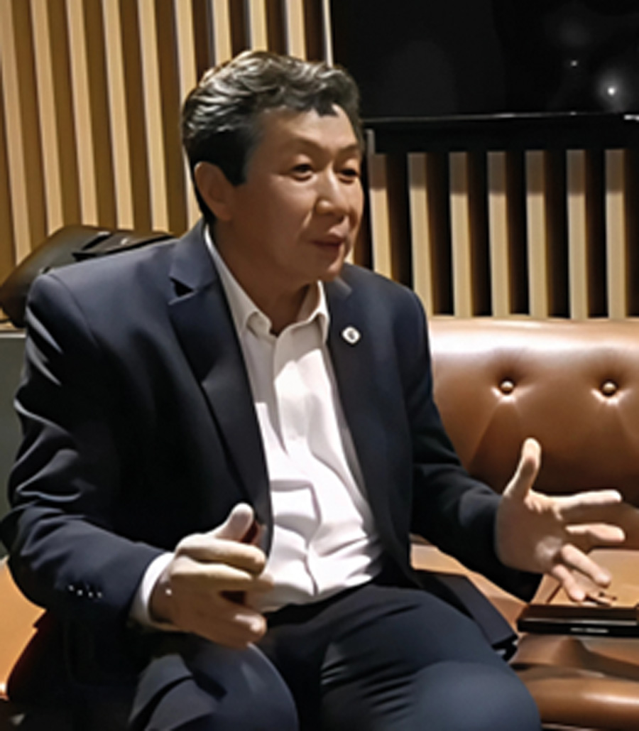 Photo of Theavy Mok.